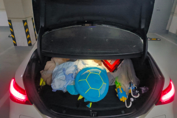 奔驰E级新能源 2021款 E 350 e L 插电式混合动力运动轿车中控内饰23