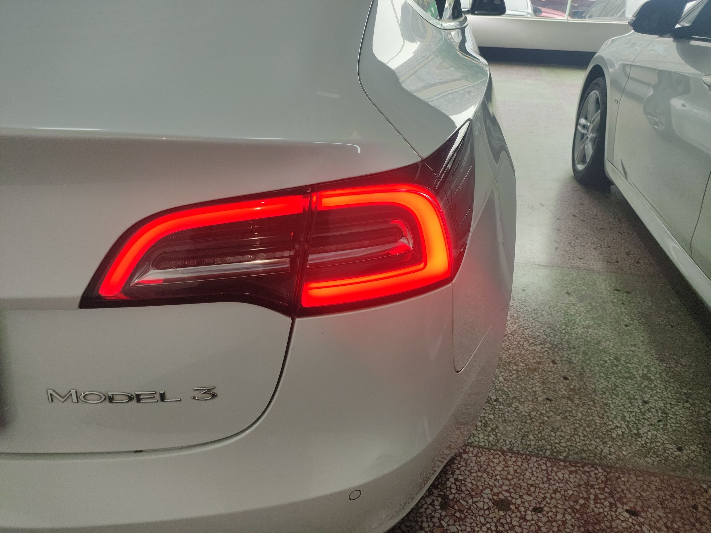 特斯拉 Model 3 2019款 标准续航后驱升级版