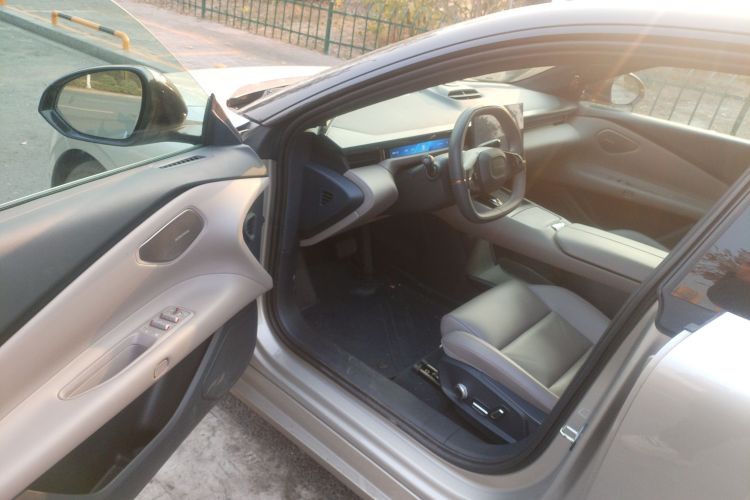 领克Z10 2024款 95kWh 702km四驱智驾Ultra中控内饰20