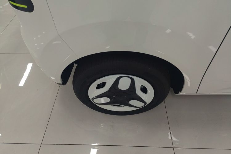 吉利汽车 熊猫 2025款 210km 元气熊车身外观6007