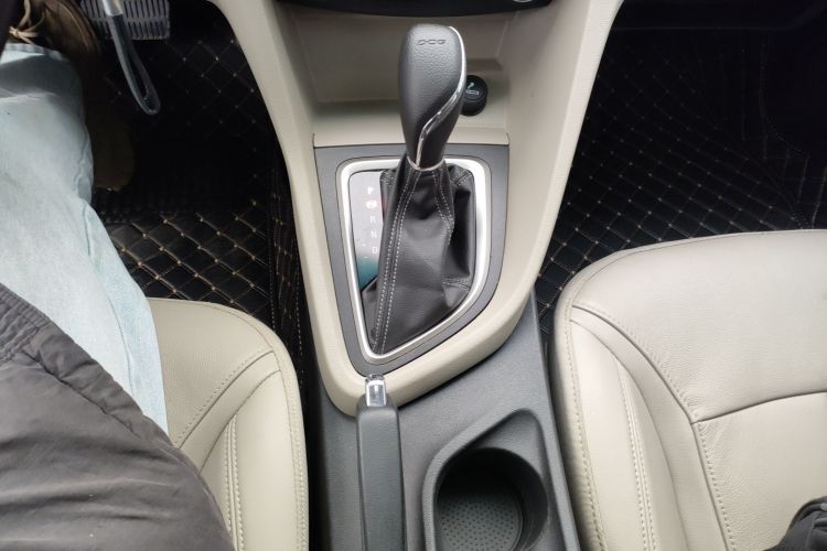 别克 英朗 2018款 15T 双离合精英型 国V中控内饰18