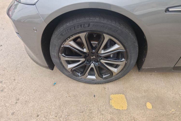 小鹏P7 2022款 480N+车身外观6007