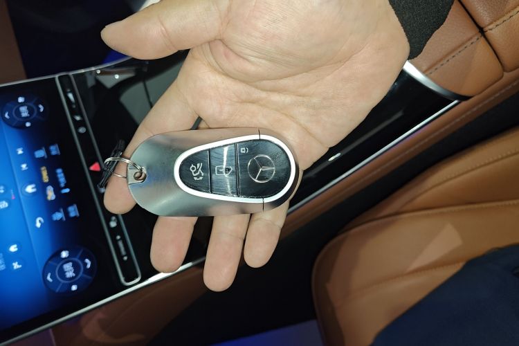 奔驰S级 2023款 改款 S 400 L 商务型中控内饰7001