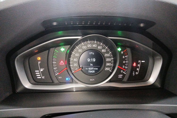 沃尔沃S60 2019款 S60L T3 智进版中控内饰14