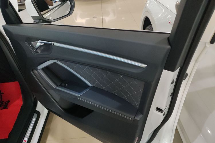 奥迪Q3 2024款 40 TFSI 时尚动感型中控内饰42