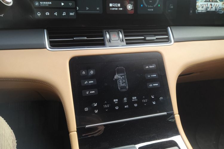 理想汽车 理想ONE 2021款 增程6座版中控内饰16