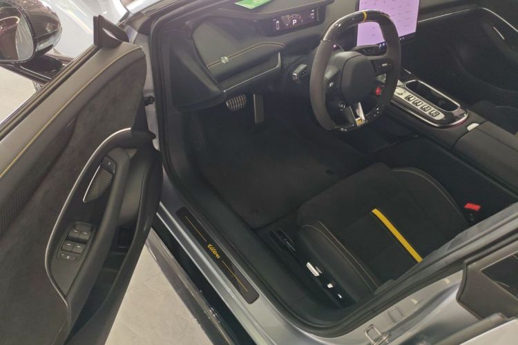 小米汽车 小米SU7 Ultra 2025款 Ultra中控内饰7003