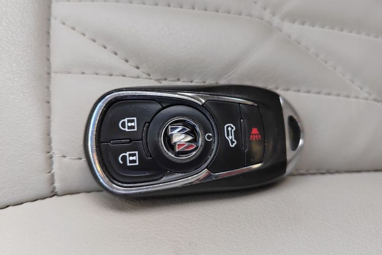 别克GL8 2022款 陆上公务舱 652T 豪华型中控内饰7001