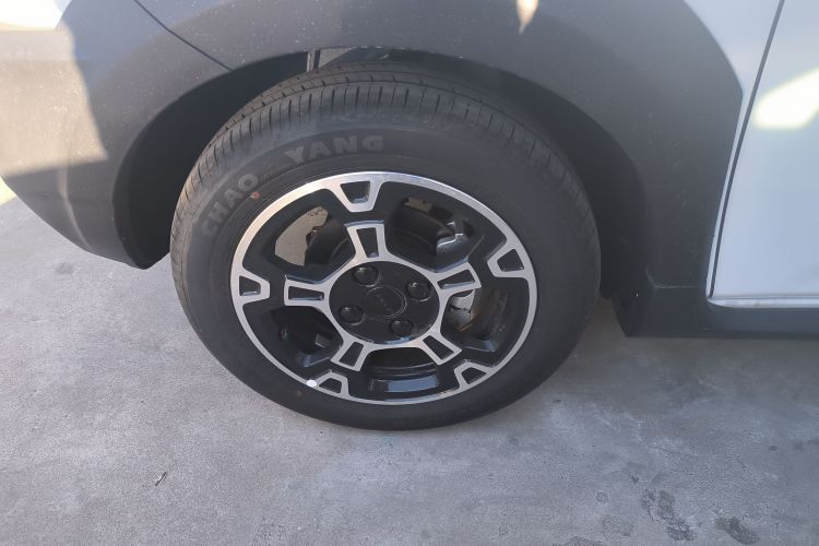 吉利银河 2025款 210km 熊猫骑士车身外观6007