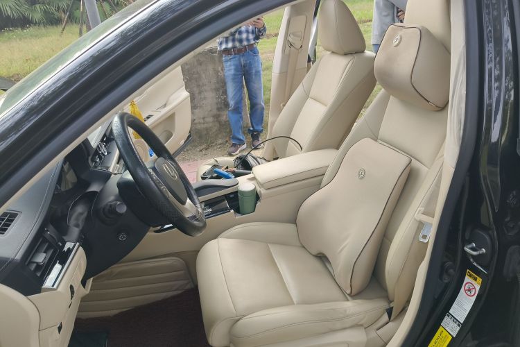 雷克萨斯ES 2013款 300h 精英版局部细节19