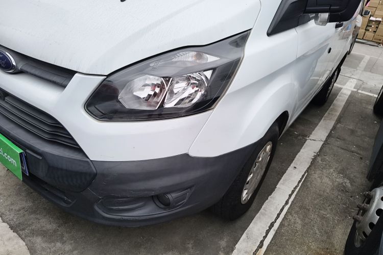 福特 全顺 2017款 2.0T柴油多功能商用车短轴中顶国V局部细节36