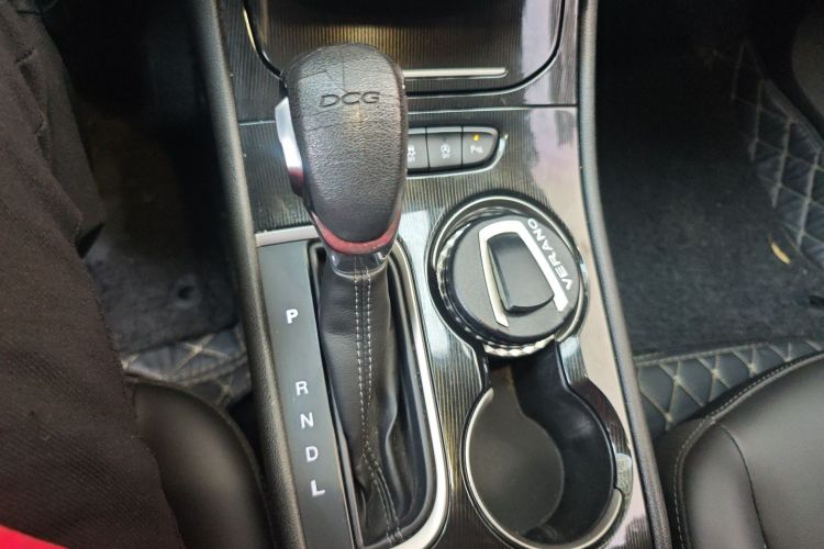 别克 威朗 2017款 三厢 20T 双离合精英型中控内饰18