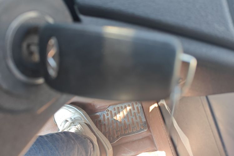 奇瑞 瑞虎5 2014款 2.0L 手动家享版中控内饰11