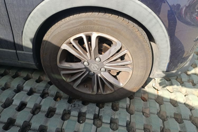 零跑汽车 零跑T03 2021款 400轻享版 三元锂车身外观10