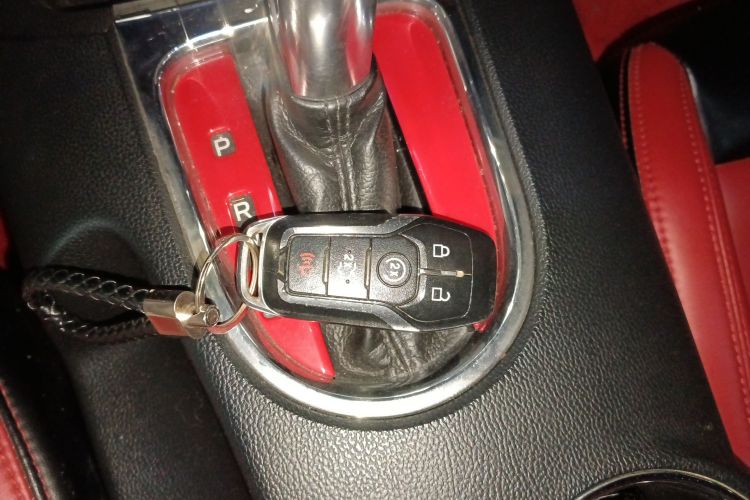 福特Mustang（平行进口） 中控内饰7001