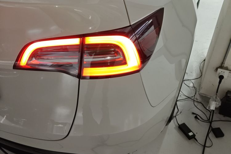 特斯拉 Model Y 2021款 标准续航后驱版车身外观6006