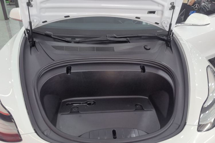 特斯拉 Model 3 2019款 标准续航后驱升级版机舱底盘24