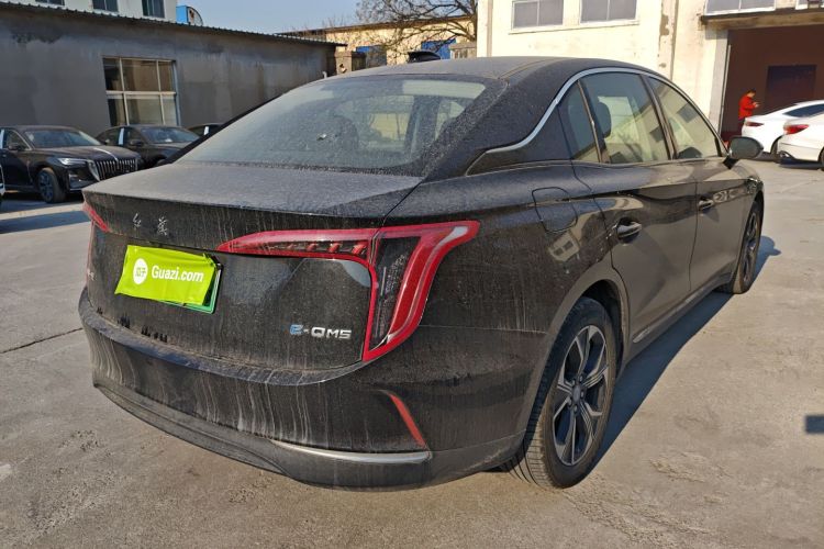 红旗E-QM5 2023款 改款 基础出行版车身外观7