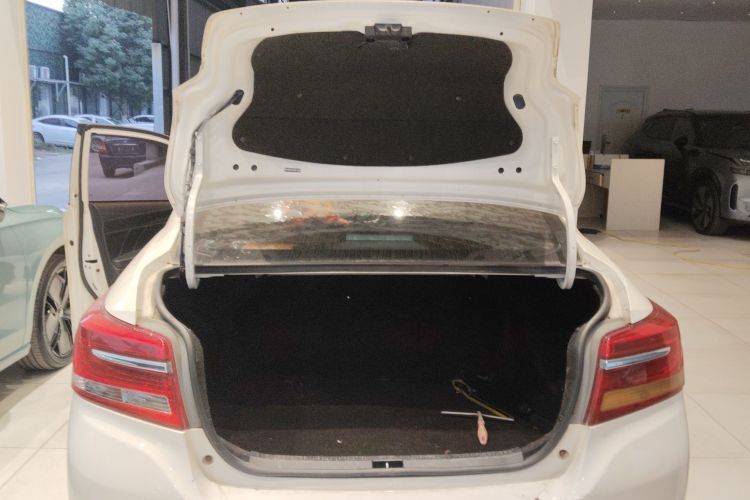 丰田 威驰 2017款 1.3L 手动前行版机舱底盘23