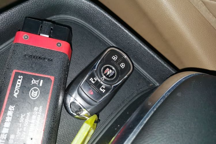 别克GL8 2021款 ES陆尊 653T 尊享型中控内饰11