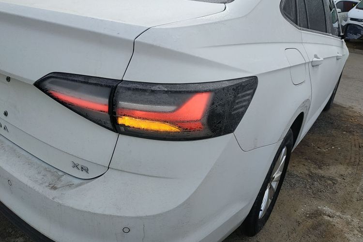 大众 朗逸 2023款 新锐 1.5L 自动新逸版车身外观9