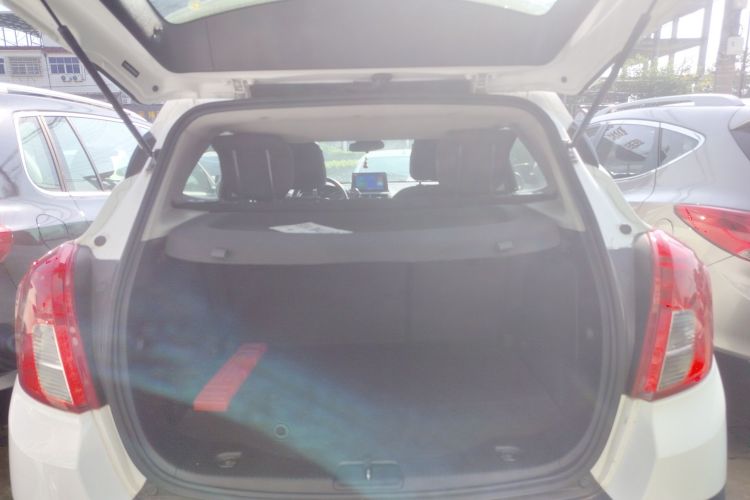 别克 昂科拉 2014款 1.4T 自动两驱都市精英型机舱底盘23