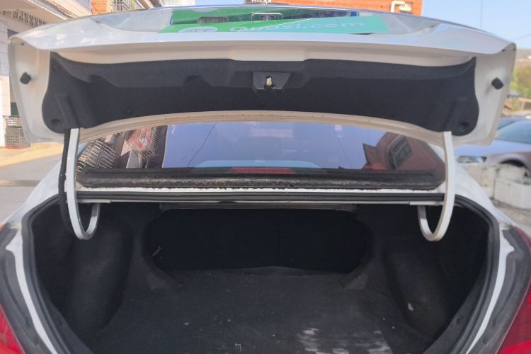 吉利汽车 帝豪 2017款 三厢百万款 1.5L 手动向上版机舱底盘23