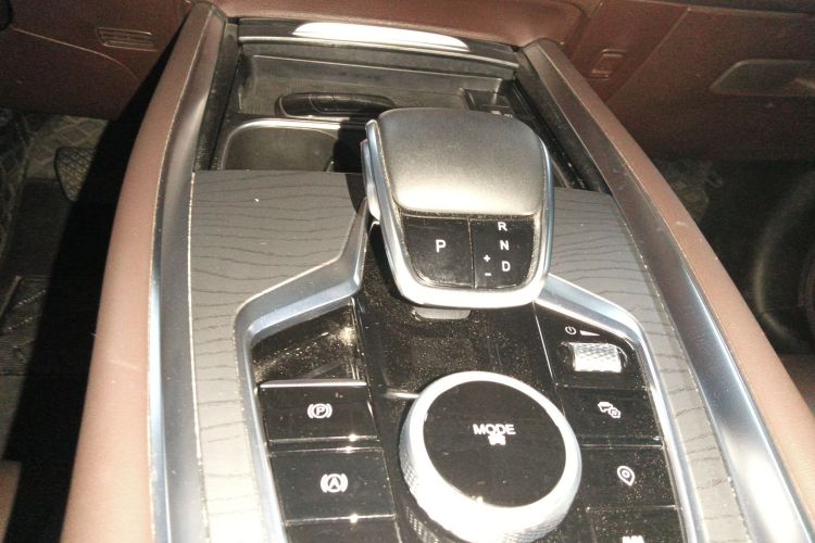 奇瑞 瑞虎8 PRO 2024款 冠军版 290T 两驱巅峰版 7座中控内饰18