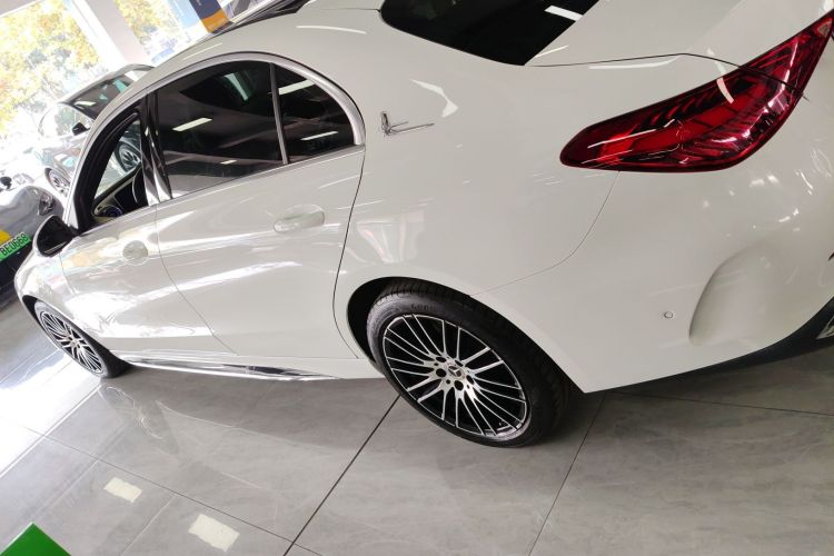 奔驰C级 2023款 改款 C 260 L 运动版车身外观4