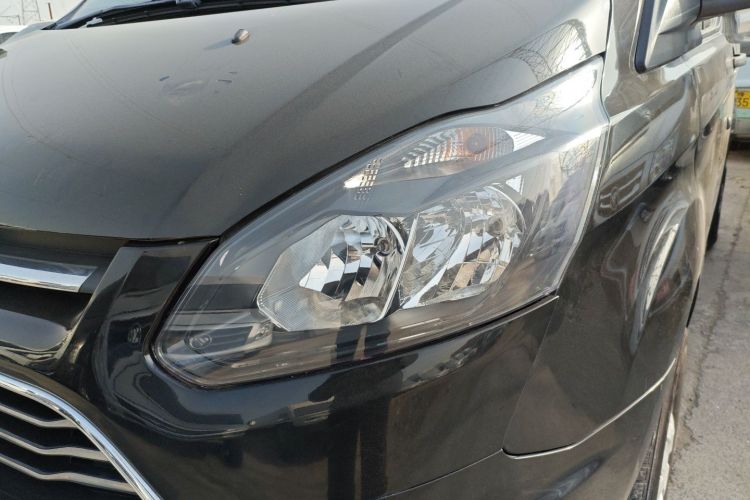 福特 全顺 2019款 2.0T柴油多功能商用车中轴中顶6座国VI局部细节36