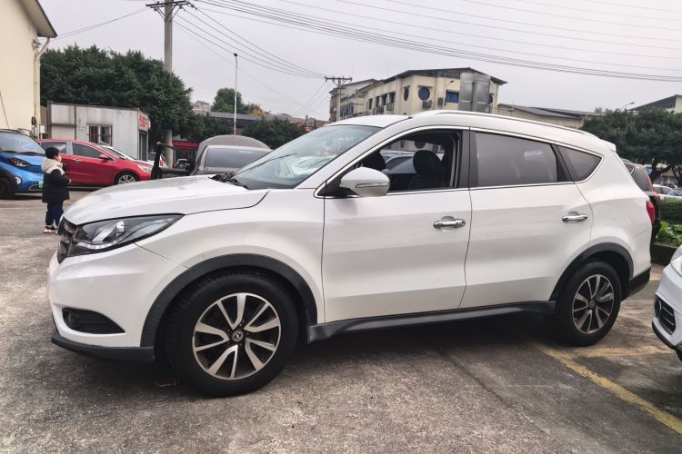 东风风光 风光580 2017款 1.5T CVT豪华型车身外观4