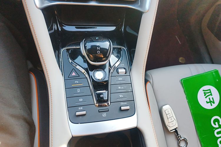 比亚迪 宋PLUS新能源 2021款 EV 尊贵型中控内饰18