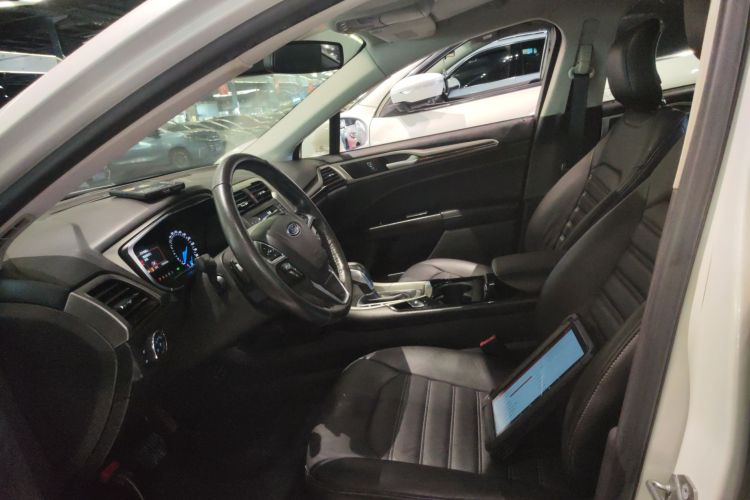 福特 蒙迪欧 2013款 2.0L GTDi200时尚型局部细节19