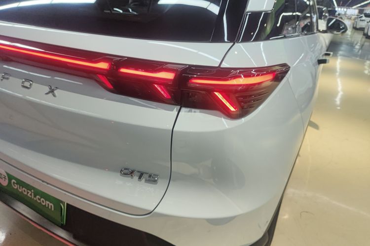 ARCFOX极狐 极狐 阿尔法T5(ARCFOX αT5) 2024款 520 MAX车身外观9