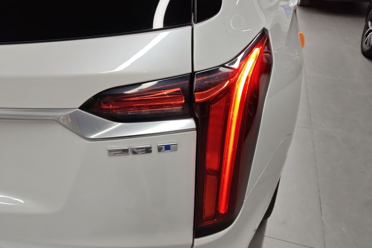 凯迪拉克XT6 2022款 2.0T 七座两驱豪华型车身外观6006