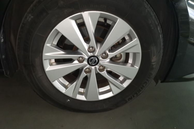 日产 天籁 2020款 改款 2.0L XL 舒适版车身外观10