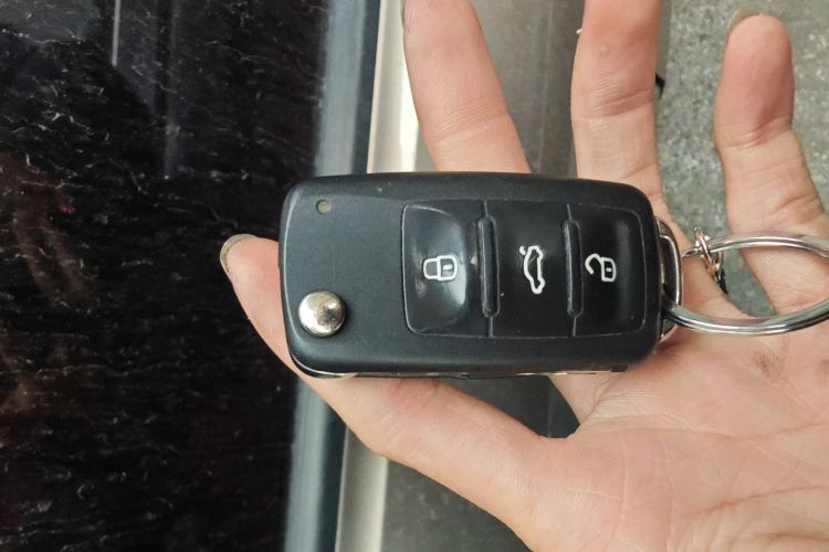 大众 捷达 2015款 质惠版 1.6L 自动时尚型中控内饰7001