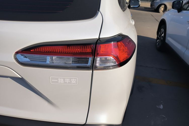 丰田 卡罗拉锐放 2023款 2.0L 精英版车身外观6006