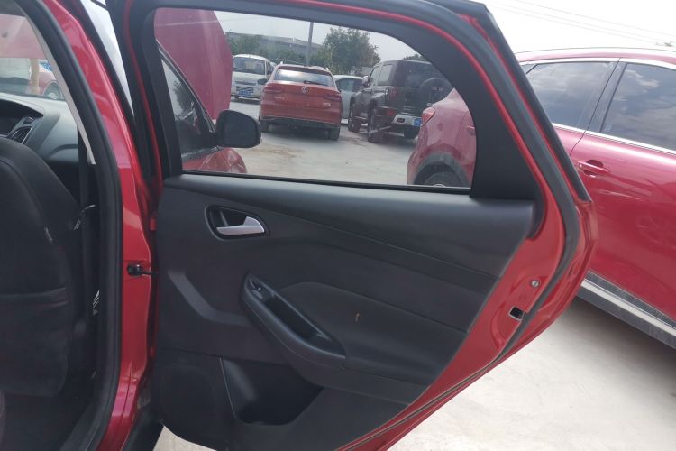 福特 福克斯 2017款 两厢 1.6L 自动舒适型智行版中控内饰7006