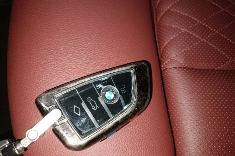 宝马X3 2022款 改款 xDrive30i 领先型 M曜夜套装中控内饰11