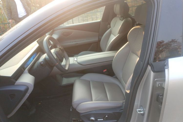 领克Z10 2024款 95kWh 702km四驱智驾Ultra中控内饰19