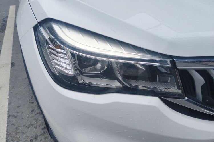 中华V3 2020款 1.6L 手动舒适星空版车身外观8