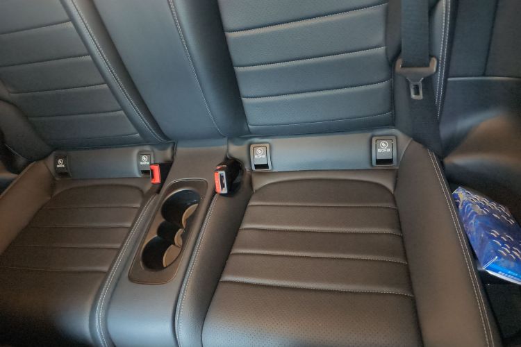 奔驰C级(进口) 2020款 C 260 轿跑车中控内饰7004