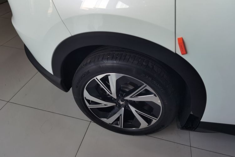 ARCFOX极狐 极狐 阿尔法T5(ARCFOX αT5) 2024款 520 PRO车身外观6008