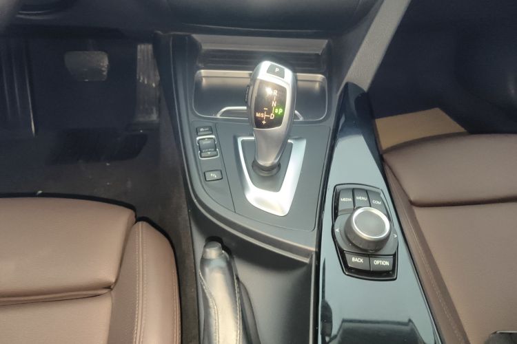 宝马3系 2018款 320Li 时尚型中控内饰18