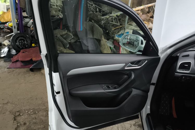 奥迪Q3 2018款 30 TFSI 时尚型典藏版中控内饰47