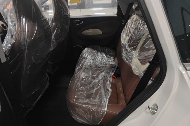 五菱汽车 五菱缤果 2024款 333km 悦享款中控内饰7004