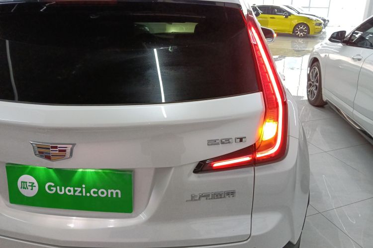 凯迪拉克XT4 2021款 28T 两驱领先型车身外观9