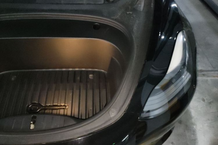 特斯拉 Model 3 2021款 Performance高性能全轮驱动版局部细节9007