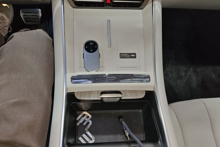 鸿蒙智行 智界S7 2024款 Max+ 后驱超航智驾版中控内饰18